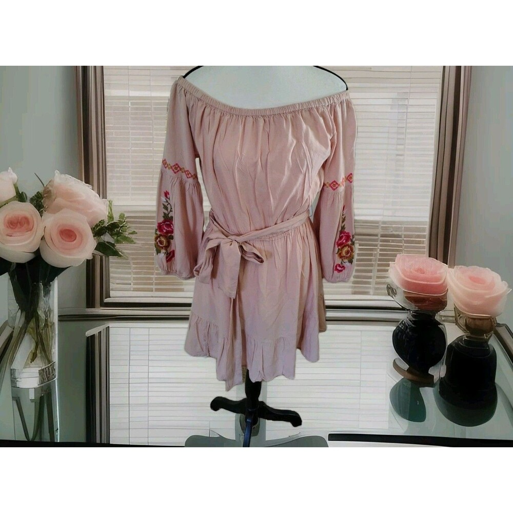 Feathers Dress Size L Pink Embroidered Floral Sleeves Tie Ruffle 100% Rayon - Picture 4 of 16
